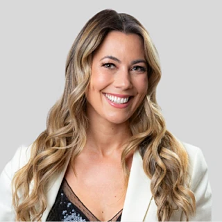 Square Ashleigh Vogstad